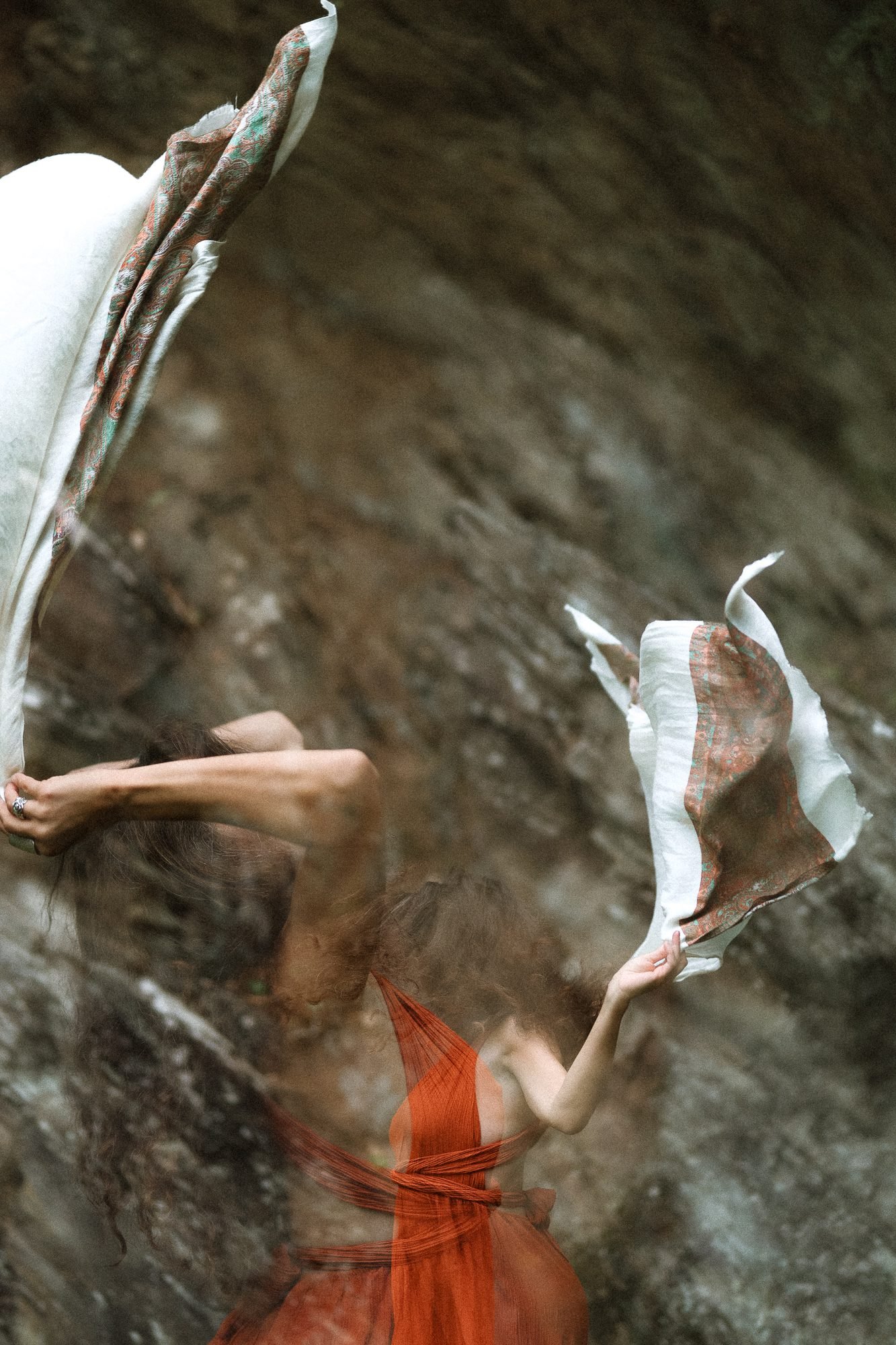 portrait de femme en double exposition